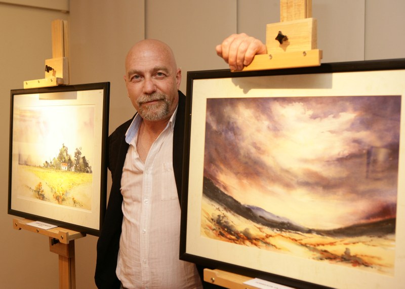 José Miguel Gonzalez pintor afiliado a la ONCE