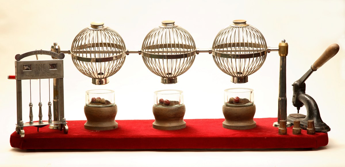 Bombos para el sorteo del cupón de tres cifras