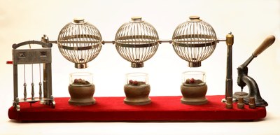 Bombos para el sorteo del cupón de tres cifras