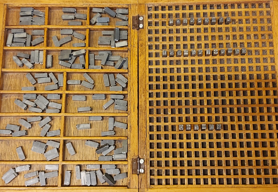 Caja de matemáticas de madera