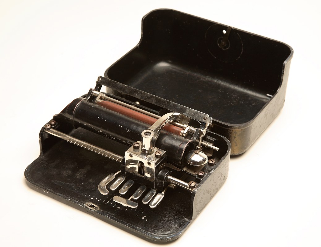 Máquina para una sola mano