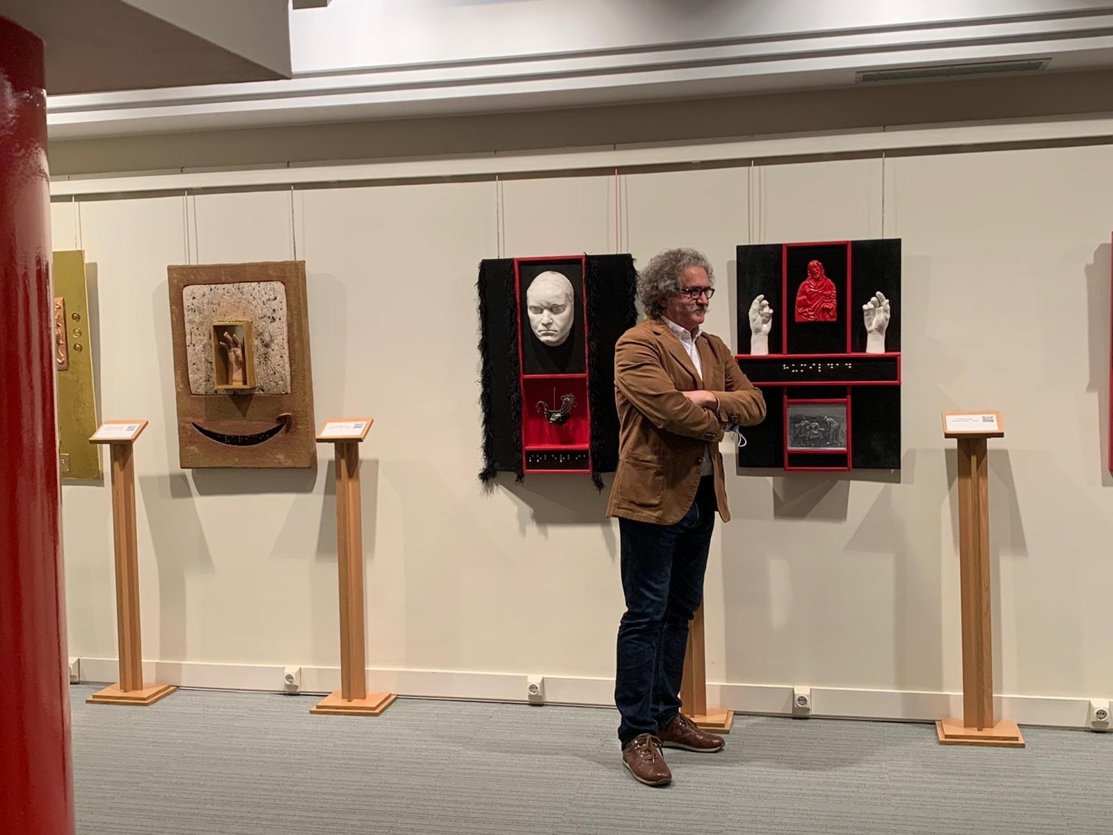 El artista ante sus obras El artista ante sus obras