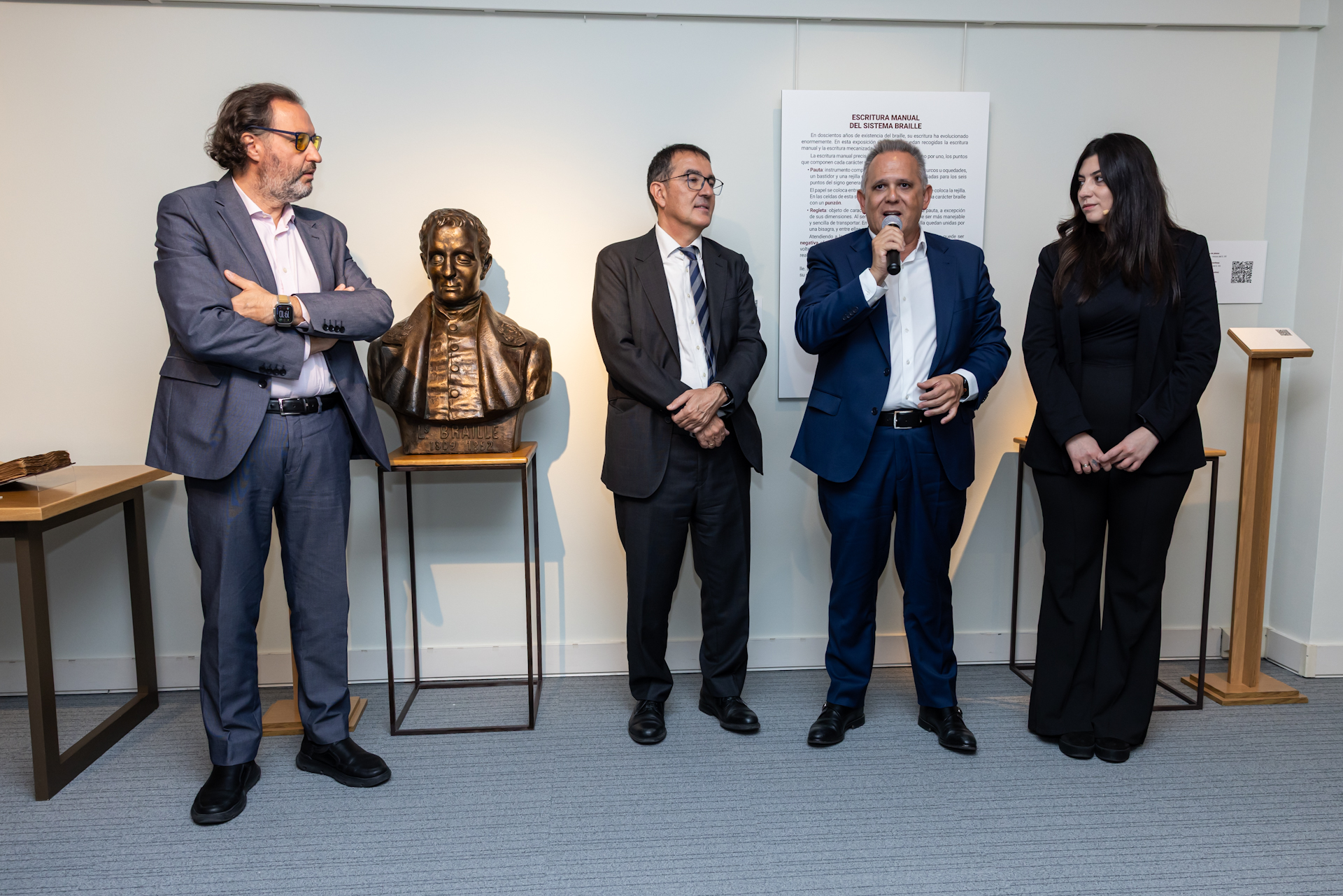 Personalidades en la inauguración