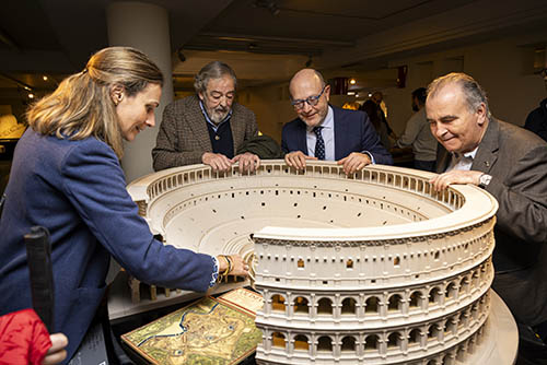 Personalidades tocando el Coliseo