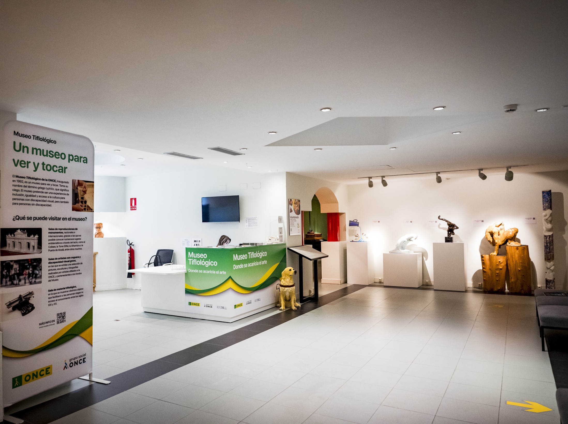 Vista general de la recepción Vista general de la recepción